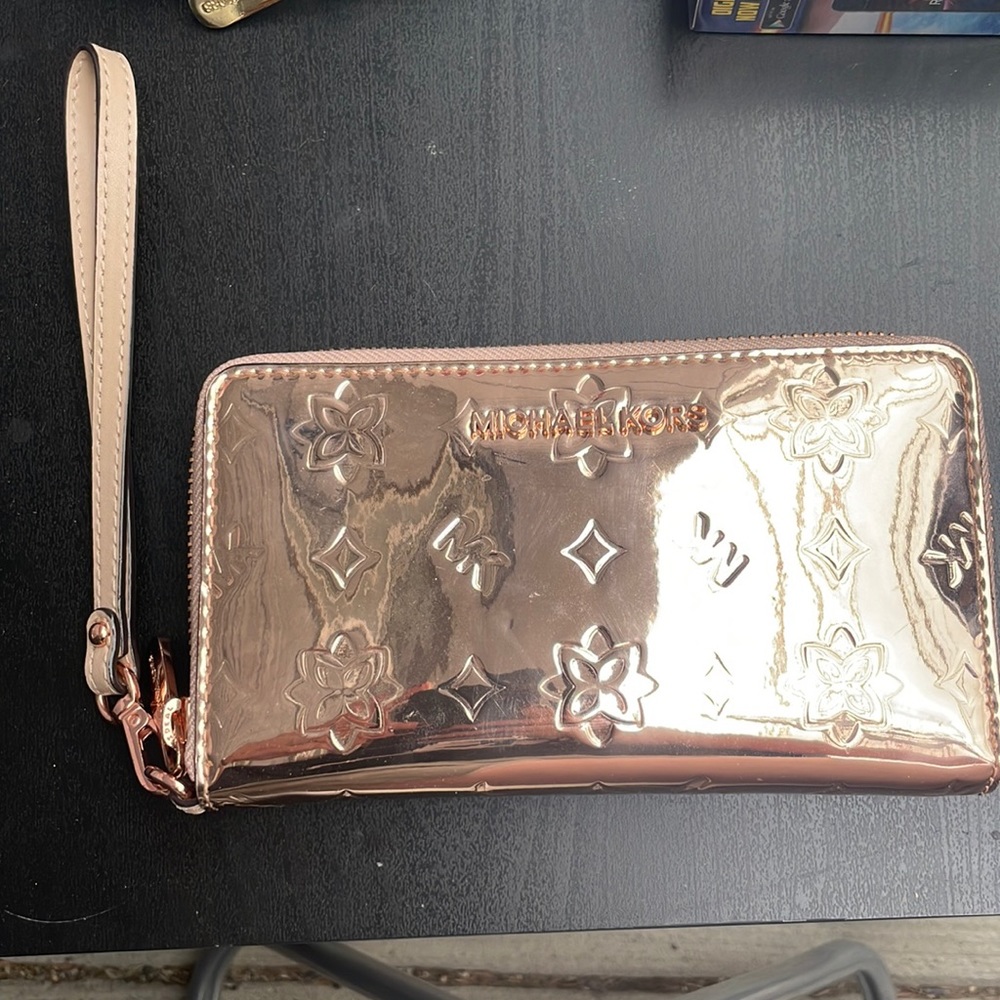 Metallic Rose Gold Michael Kors Wallet/Wristlet